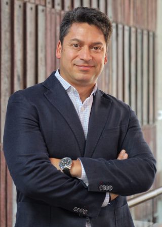 https://en.cowchile.cl/wp-content/uploads/2022/05/Jaime-Valderrama-5-320x448.jpg